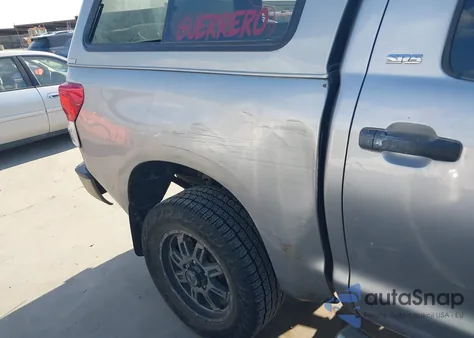 2008 Toyota Tundra Sr5 5.7L V8 z USA, uszkodzony, nr VIN 5TFDV54168X038547